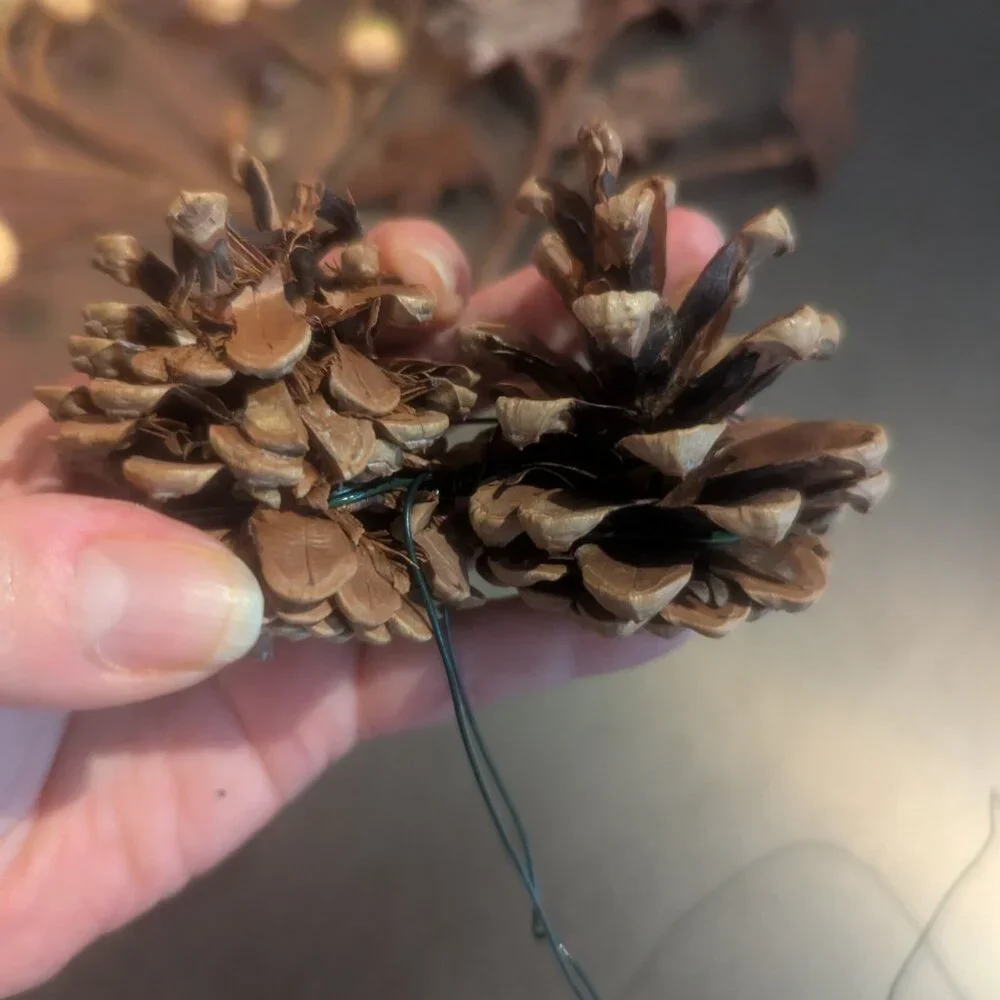 Autumn Wire Wreath Decor Accents Acorn Pumpkin Fall Leaves